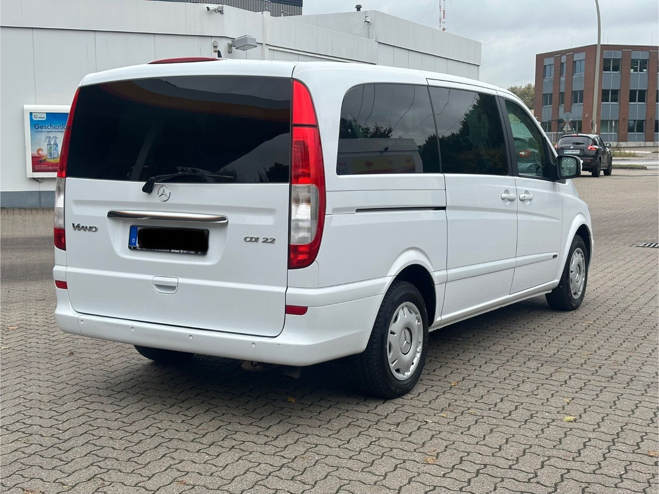 Mercedes-Benz Viano 2.2 CDI AMBIENTE extralang (Autom*133 tKm) - Furgoneta de pasajeros: foto 2 Mercedes-Benz Viano 2.2 CDI AMBIENTE extralang (Autom*133 tKm) - Furgoneta de pasajeros: foto 2