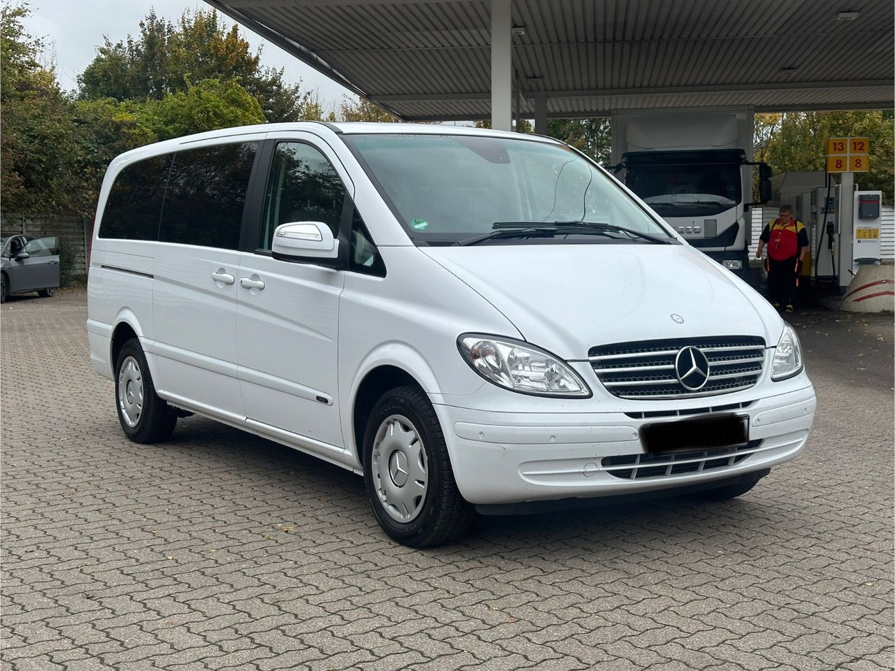 Mercedes-Benz Viano 2.2 CDI AMBIENTE extralang (Autom*133 tKm) - Furgoneta de pasajeros: foto 1 Mercedes-Benz Viano 2.2 CDI AMBIENTE extralang (Autom*133 tKm) - Furgoneta de pasajeros: foto 1